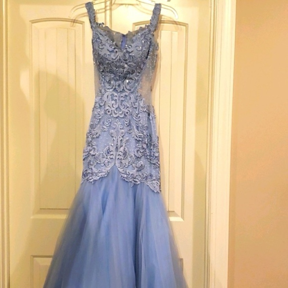 Elegant Blue Off-Shoulder Prom Dress